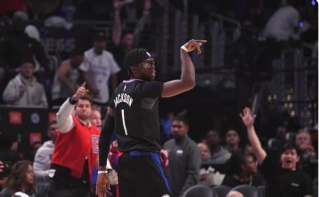 360直播-逆转失败！经历万千困难的快艇队结束赛季征程