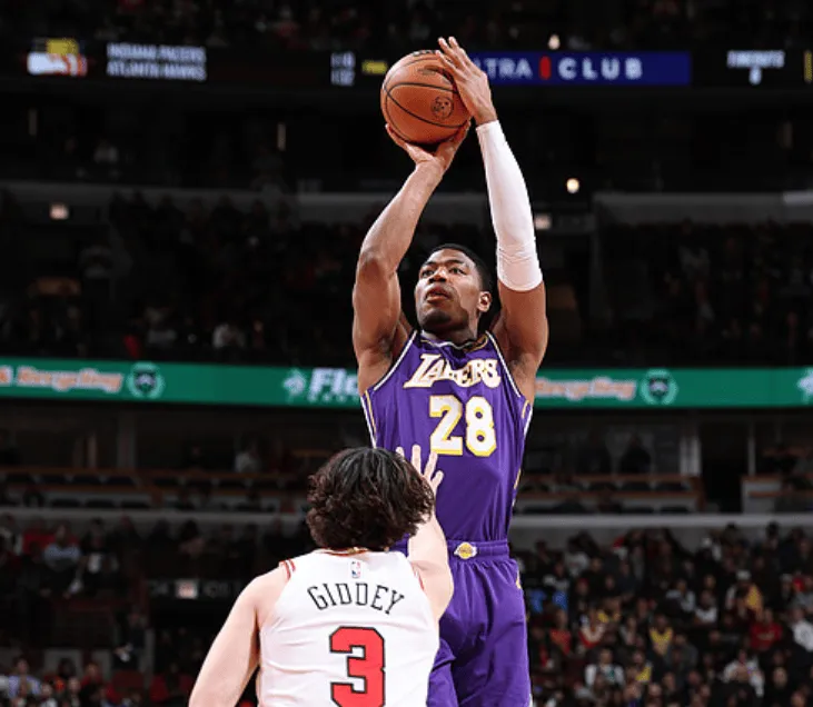 NBA在线免费体育直播-湖人上一场结束独行侠4连胜，今日又客场终结公牛4连胜